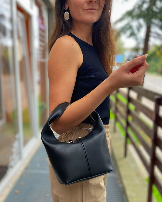 Juoda eko odos rankinė