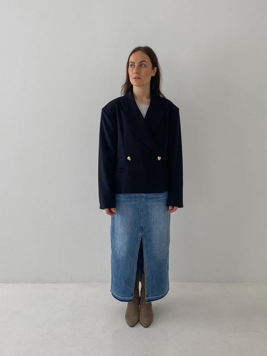 Oversized juodas švarkas su pakeltais pečiais