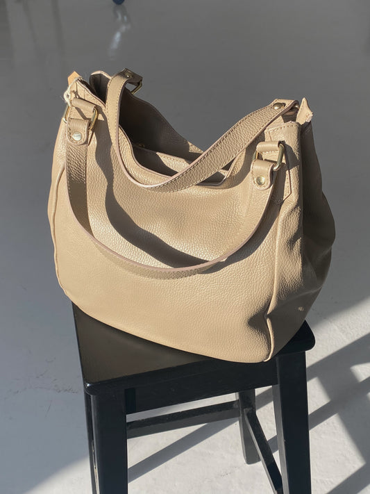 “Beige” spalvos odinė rankinė